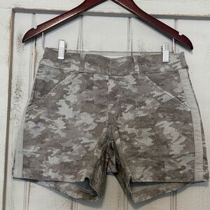 SPANX Stretch Twill Gray Women's shorts